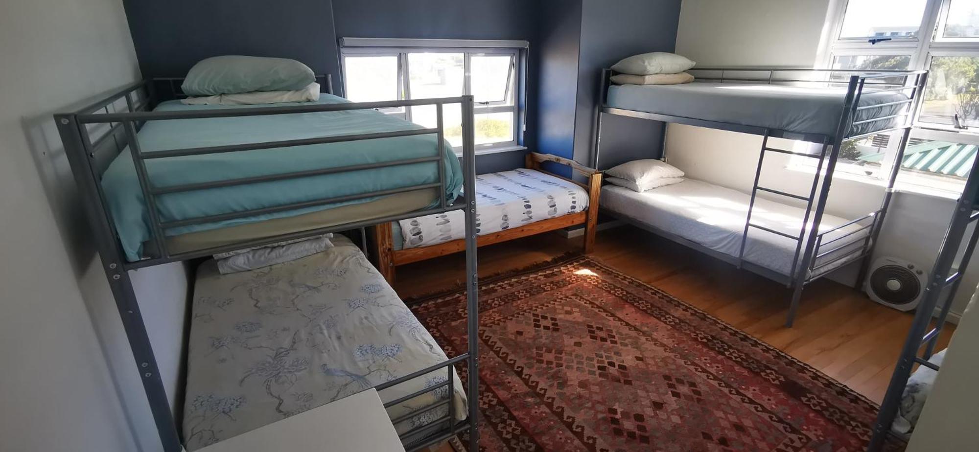 Hermanus Backpackers & Budget Accommodation Extérieur photo