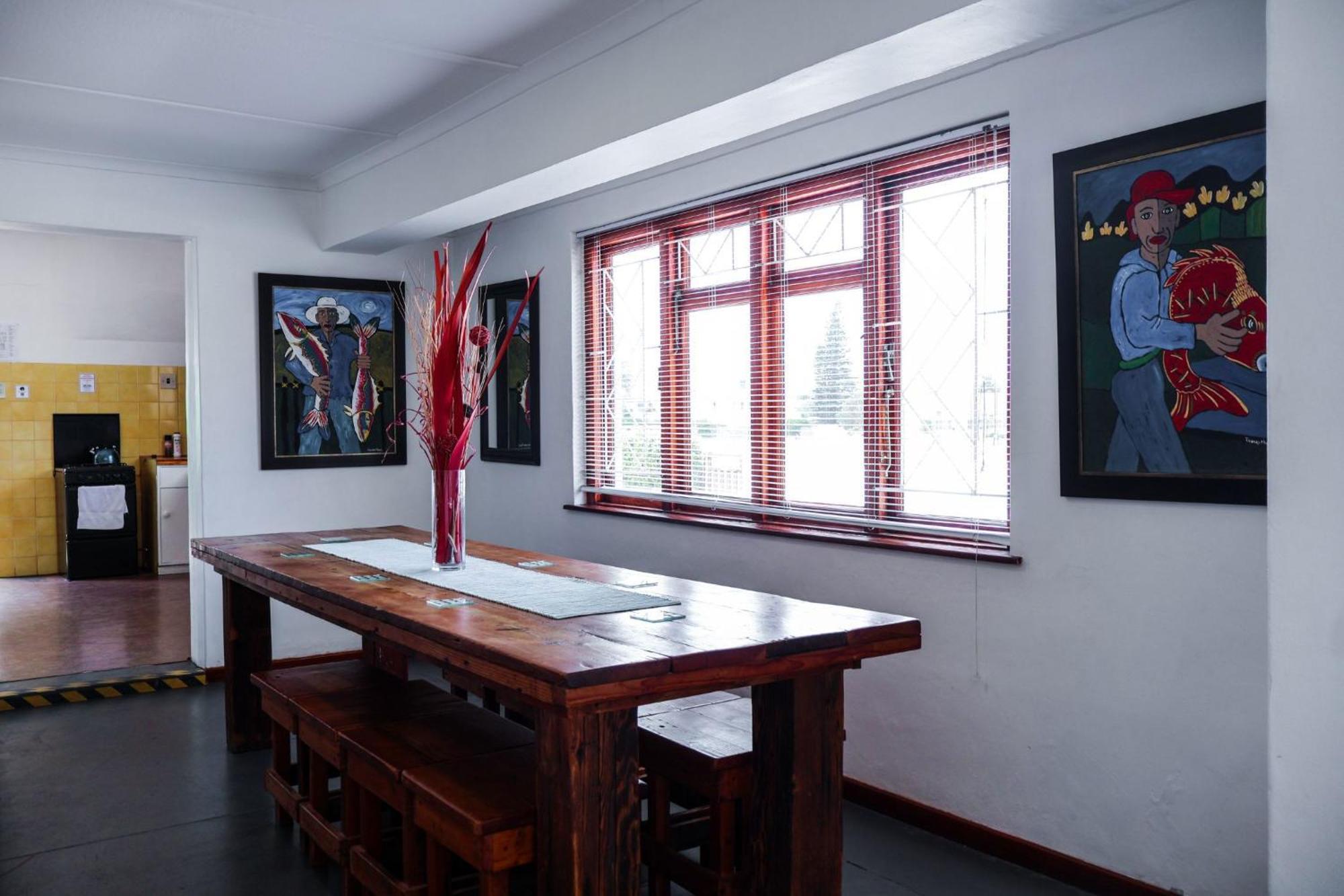 Hermanus Backpackers & Budget Accommodation Extérieur photo