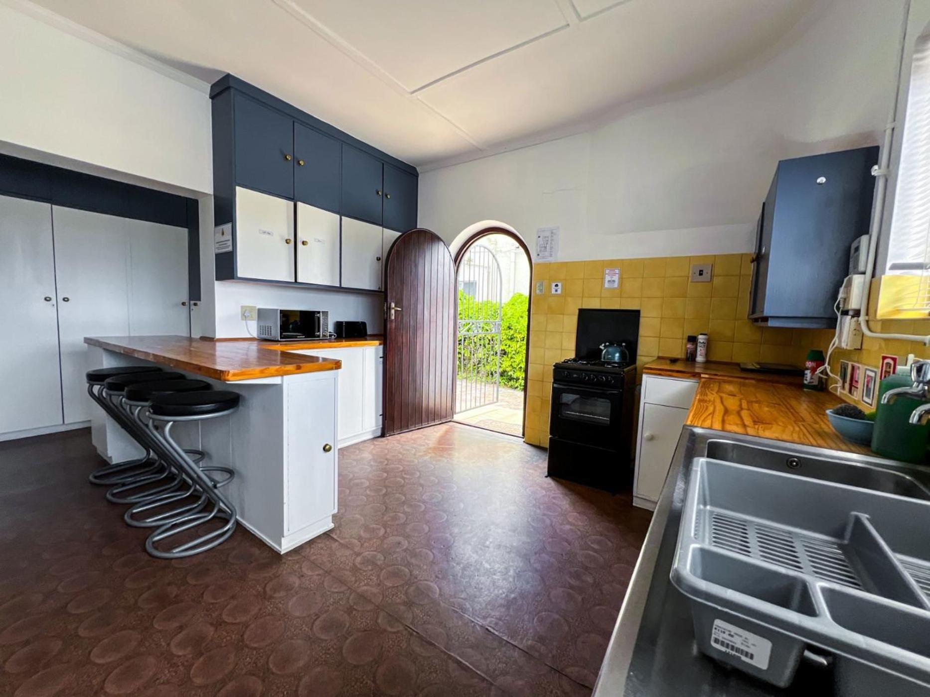 Hermanus Backpackers & Budget Accommodation Extérieur photo