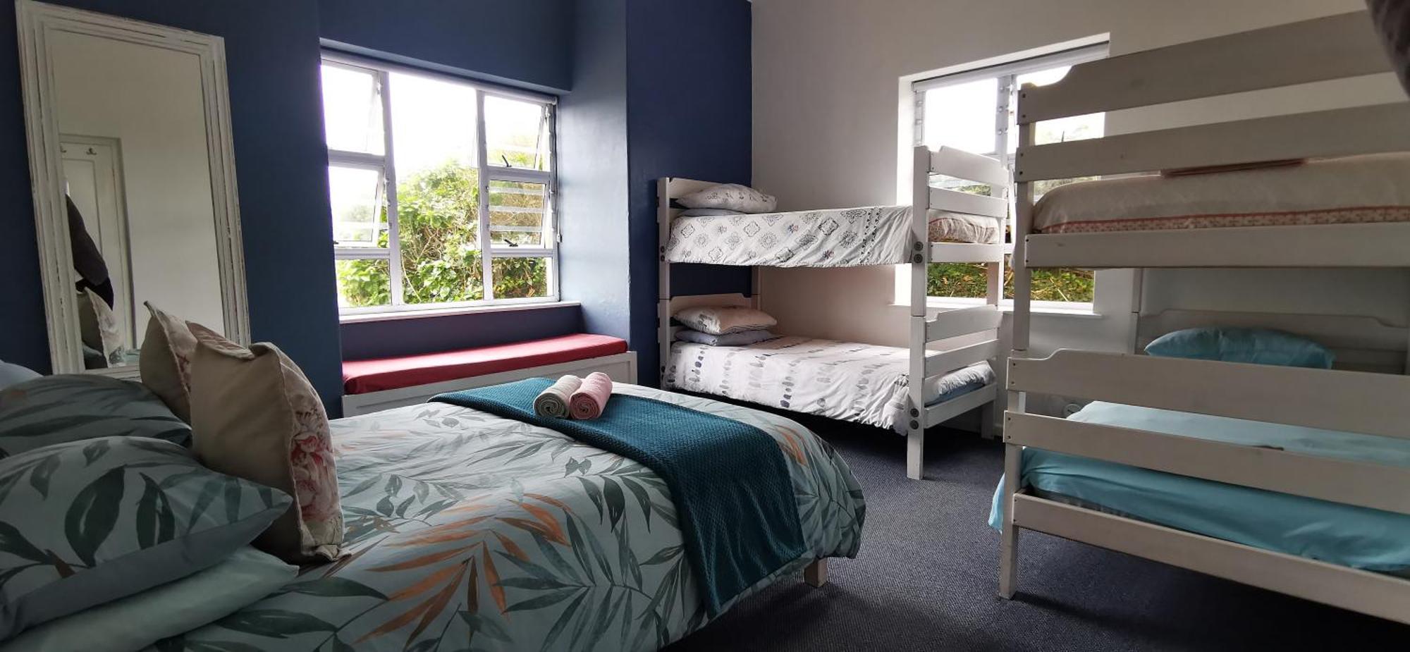 Hermanus Backpackers & Budget Accommodation Extérieur photo