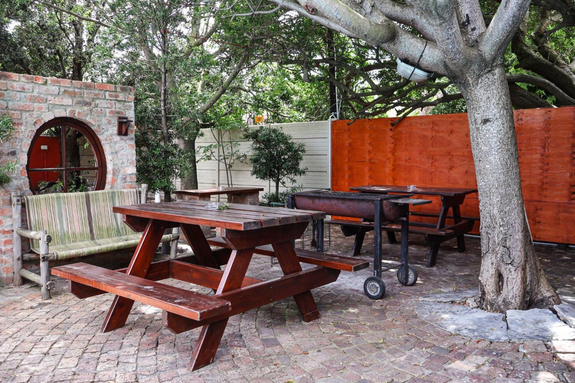 Hermanus Backpackers & Budget Accommodation Extérieur photo