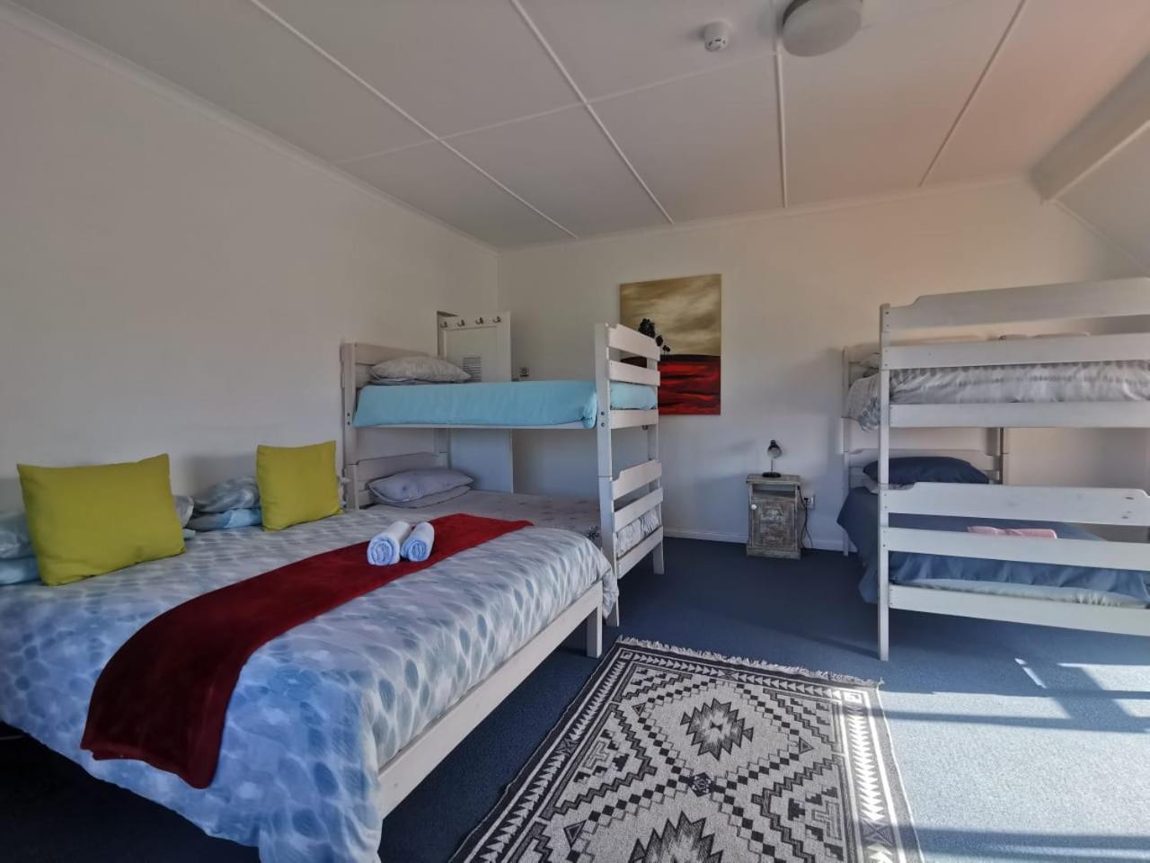 Hermanus Backpackers & Budget Accommodation Extérieur photo