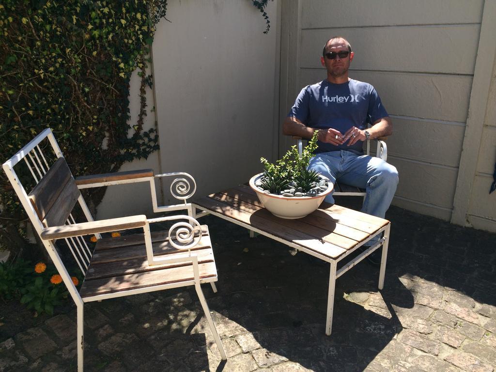Hermanus Backpackers & Budget Accommodation Extérieur photo